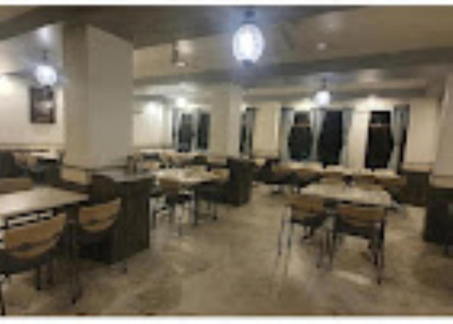 Hotel Pritam Palace , Dhule Bagian luar foto